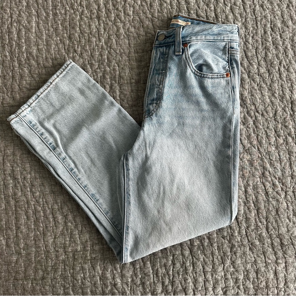 Levi ribcage straight jeans
